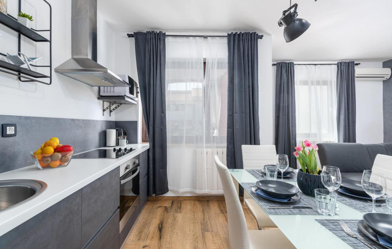 Apartments Ariana Umag Bagian luar foto