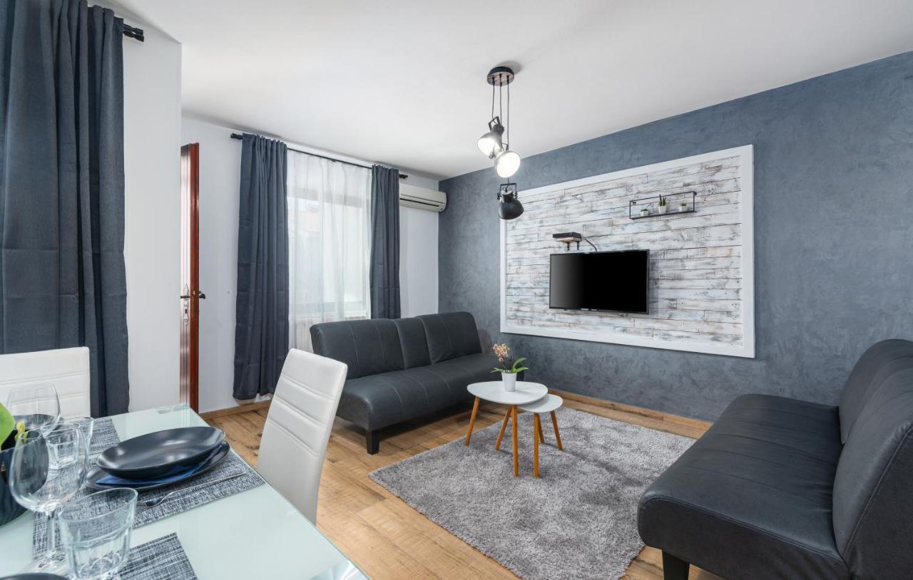 Apartments Ariana Umag Bagian luar foto